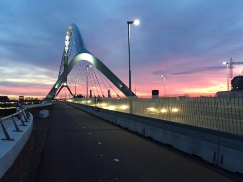 Zonsondergang-op-de-brug